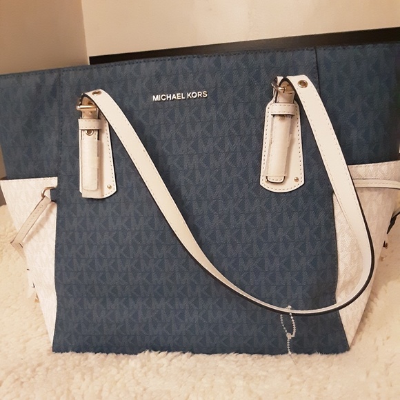 Michael Kors Handbags - Mk Purce Michael Kors Handbags - Mk Purce